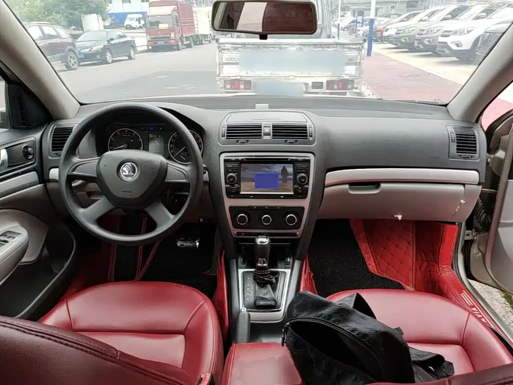 Skoda Octavia 2014 — фото 10