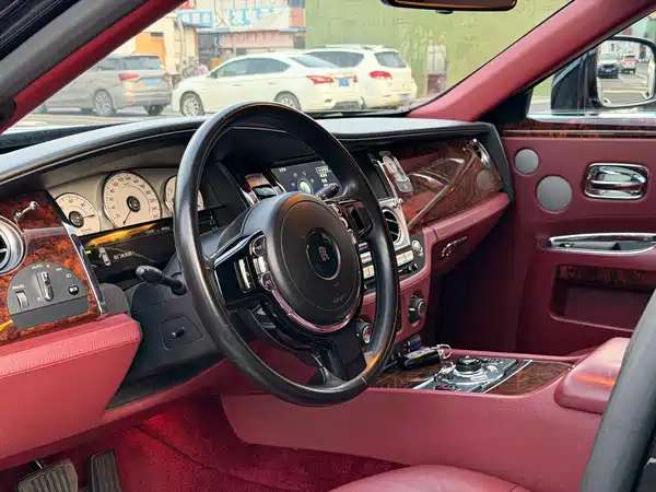 Rolls-Royce Ghost 2010