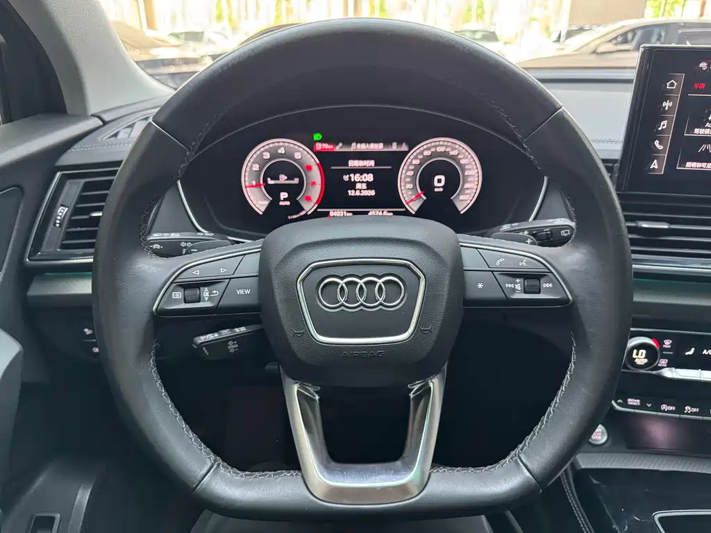 Audi Q5L 2022 — фото 24