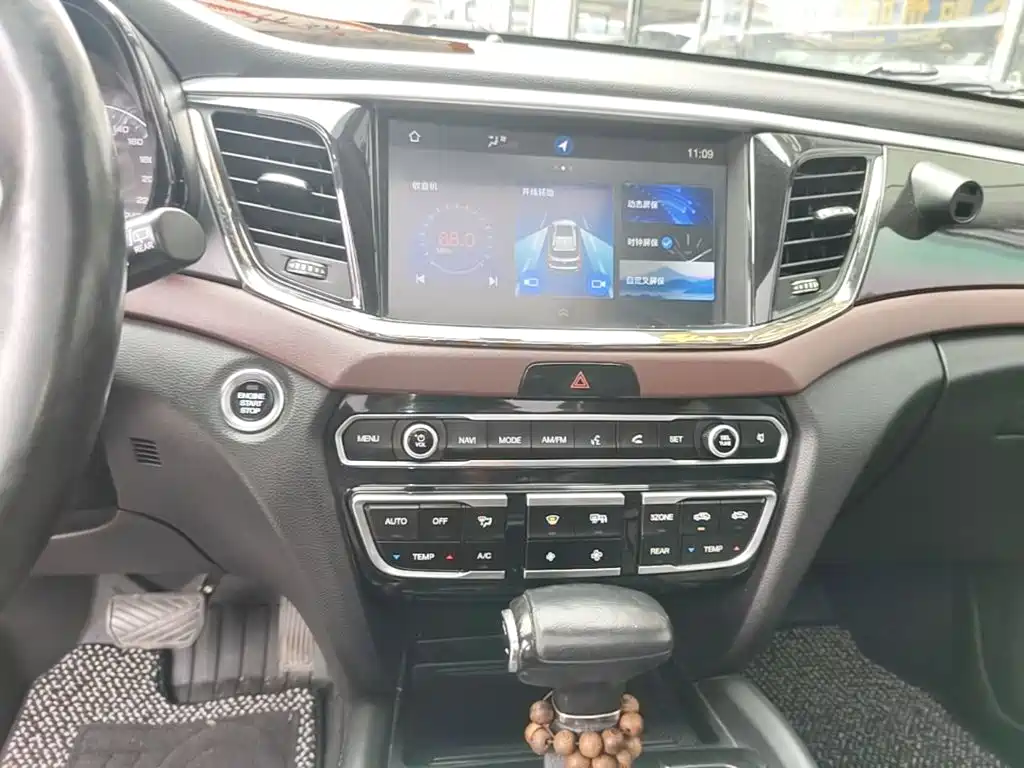 GAC Trumpchi GS8 2019 — фото 13