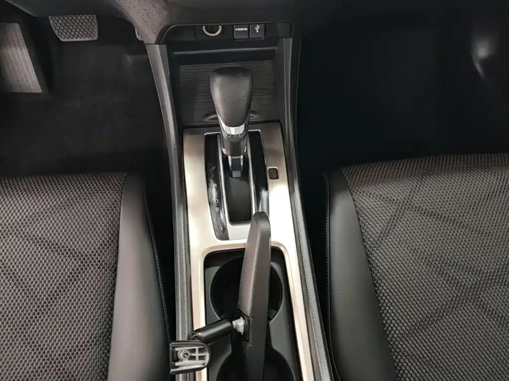 Honda Jade 2015 — фото 14