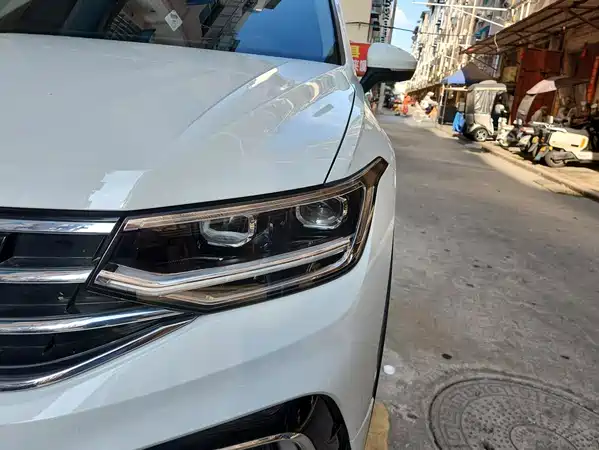 Volkswagen Tiguan L Plug-In Hybrid 2024