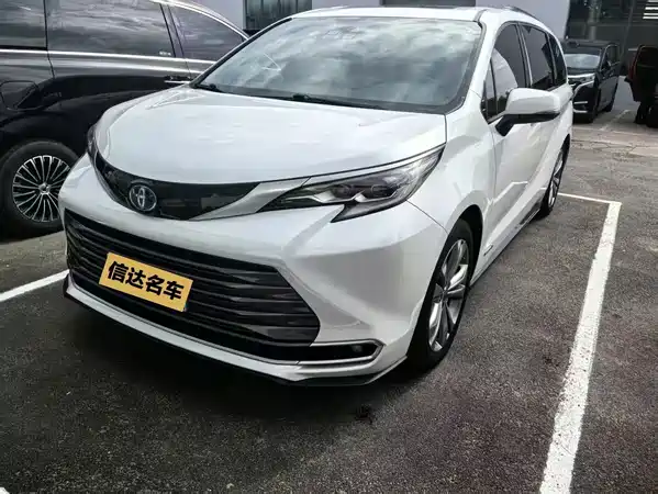 Toyota Sienna 2023