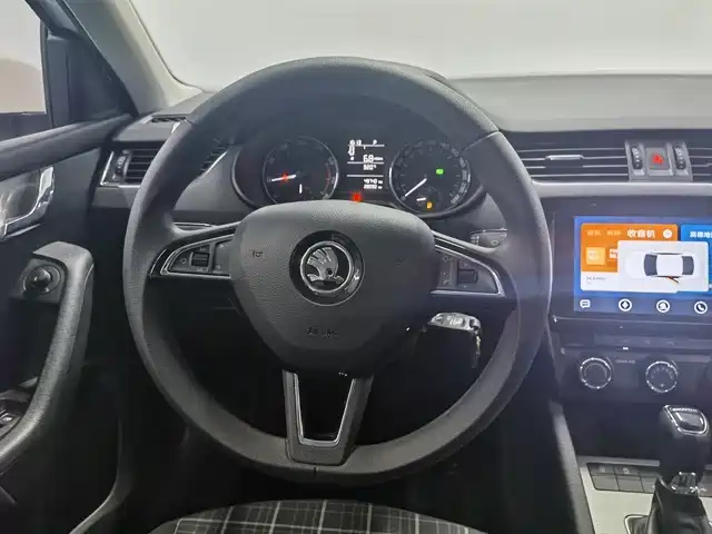 Skoda Octavia 2019 — фото 11