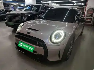 MINI MINI 2023