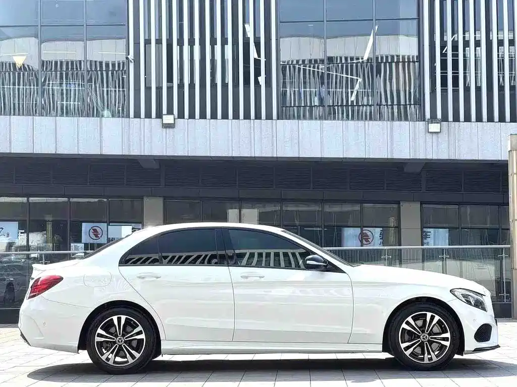 Mercedes-Benz C-Class 2018 — фото 4