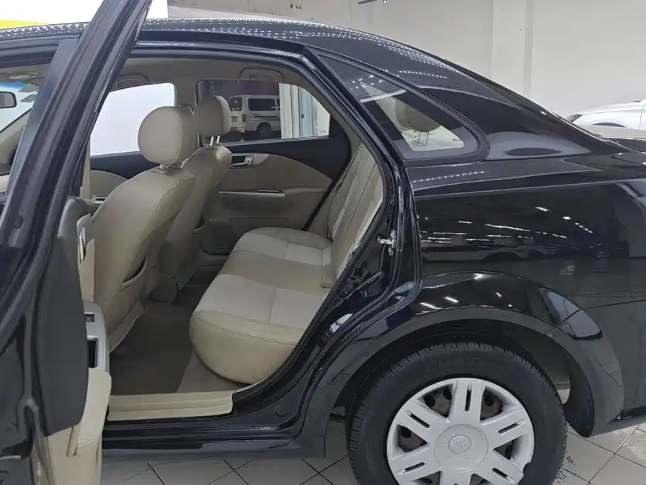 Buick Excelle 2015 — фото 11