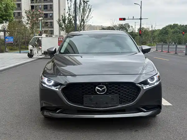 Mazda 3 Axela 2022