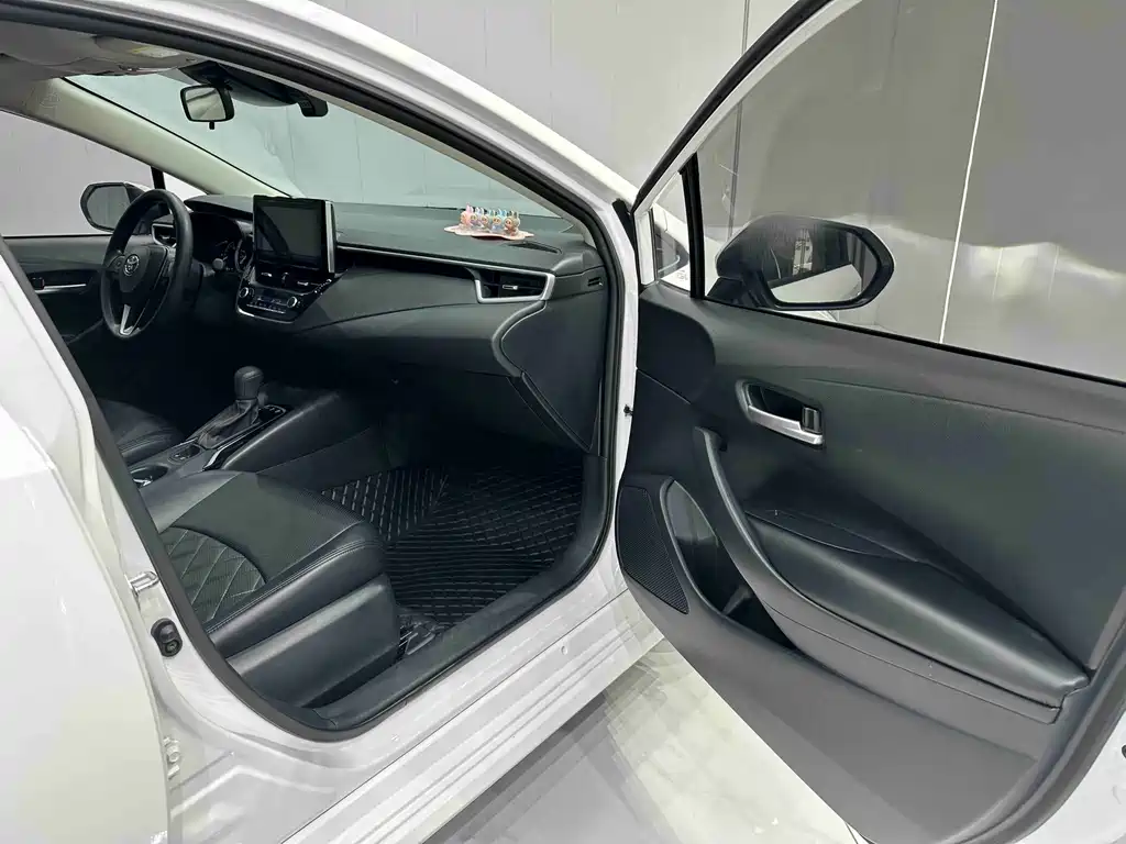 Toyota Corolla 2023 — фото 14