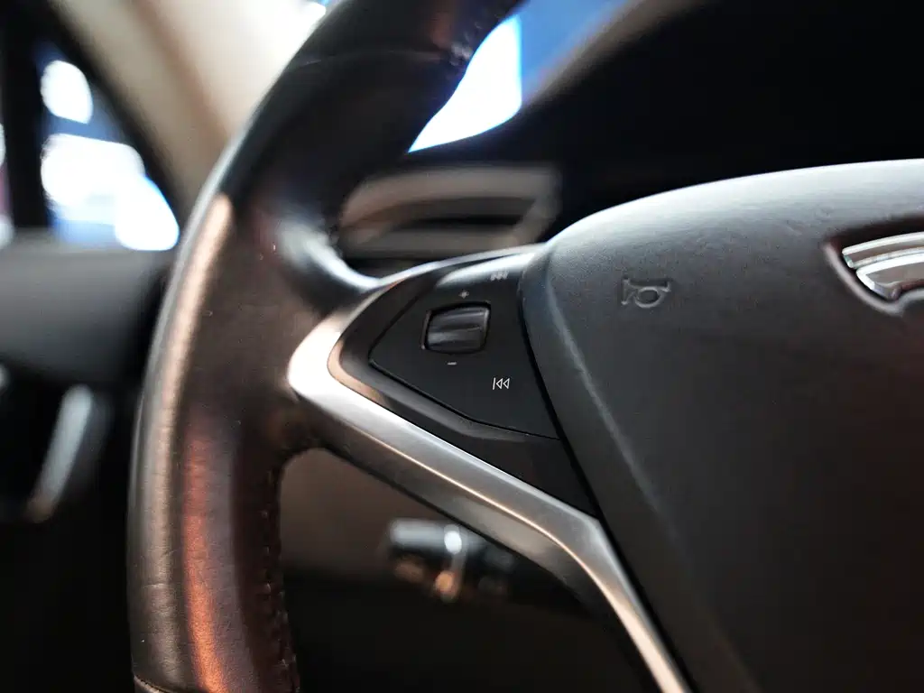 Tesla Model S 2017 — фото 6