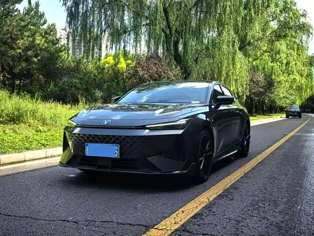 Changan UNI-V 2024