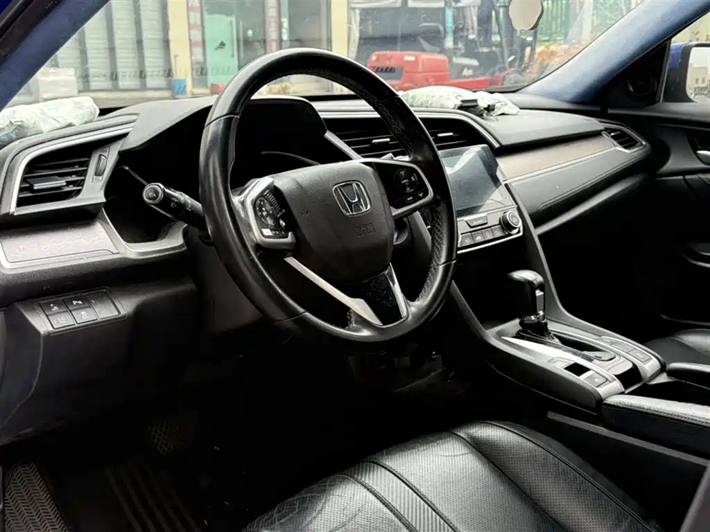 Honda Civic 2017 — фото 13