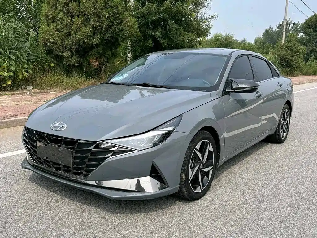 Hyundai Elantra 2022 — фото 1