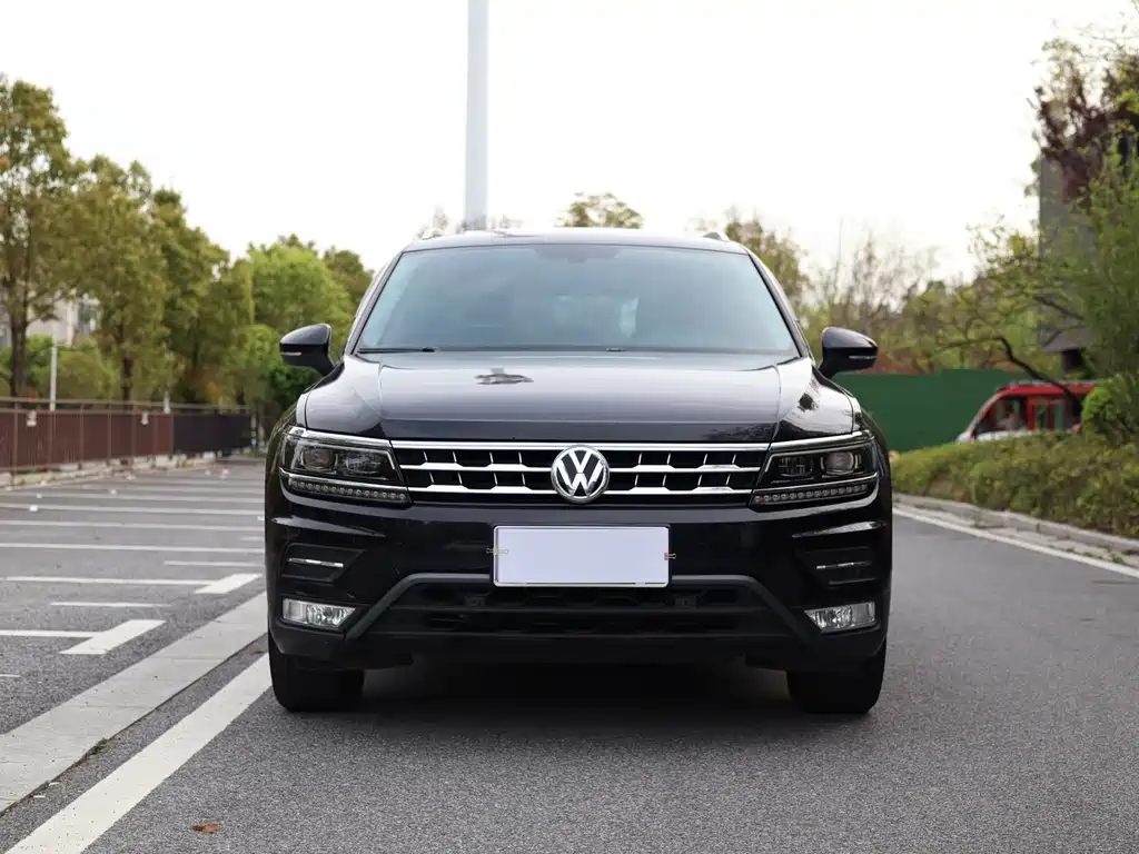 Volkswagen Tiguan L 2017 — фото 2