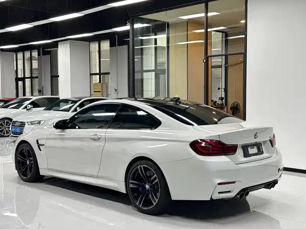 BMW M4 2016