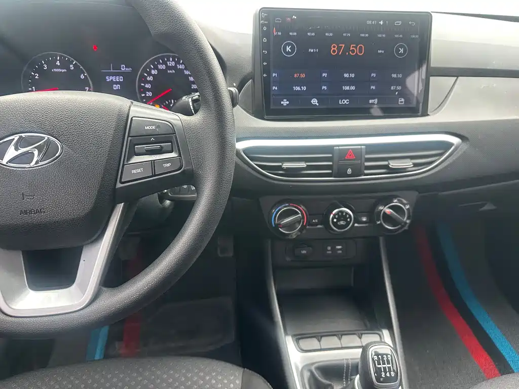 Hyundai Elantra 2017 — фото 9