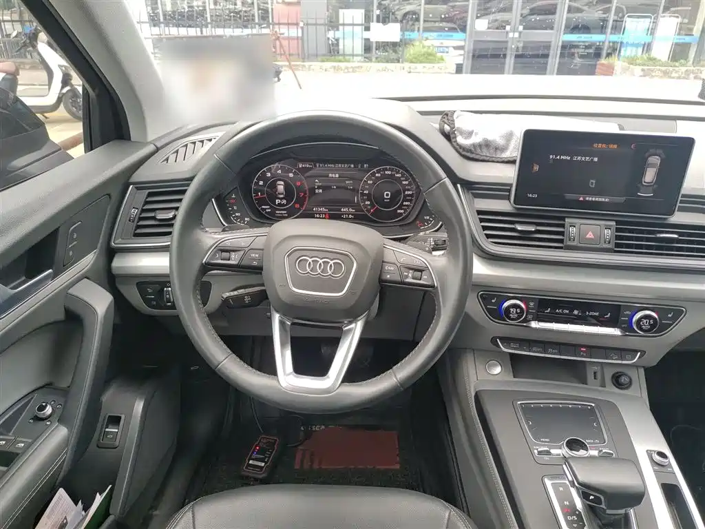 Audi Q5L 2019 — фото 11