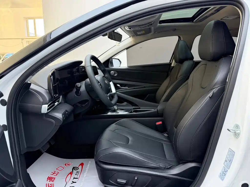 Hyundai Elantra 2023
