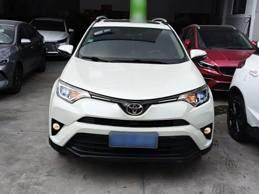 Toyota RAV4 2019 — фото 3