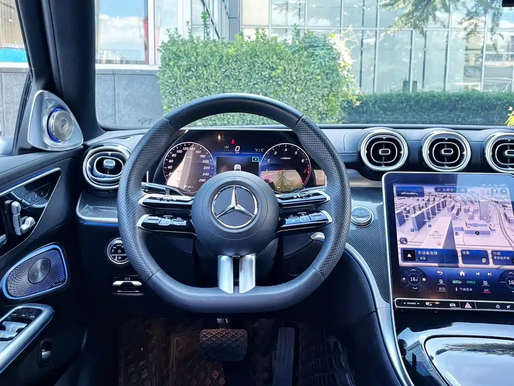 Mercedes-Benz C-Class 2024 — фото 10