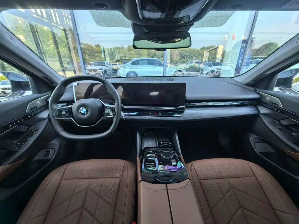 BMW 5 Series 2025