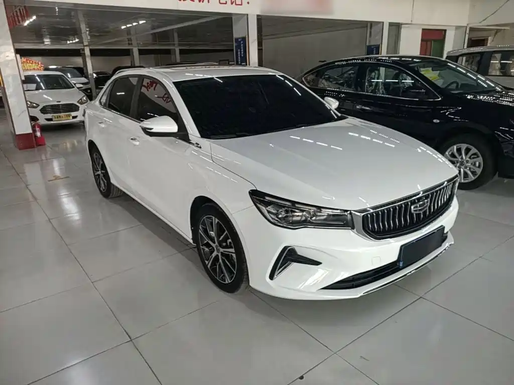 Geely Emgrand 2022
