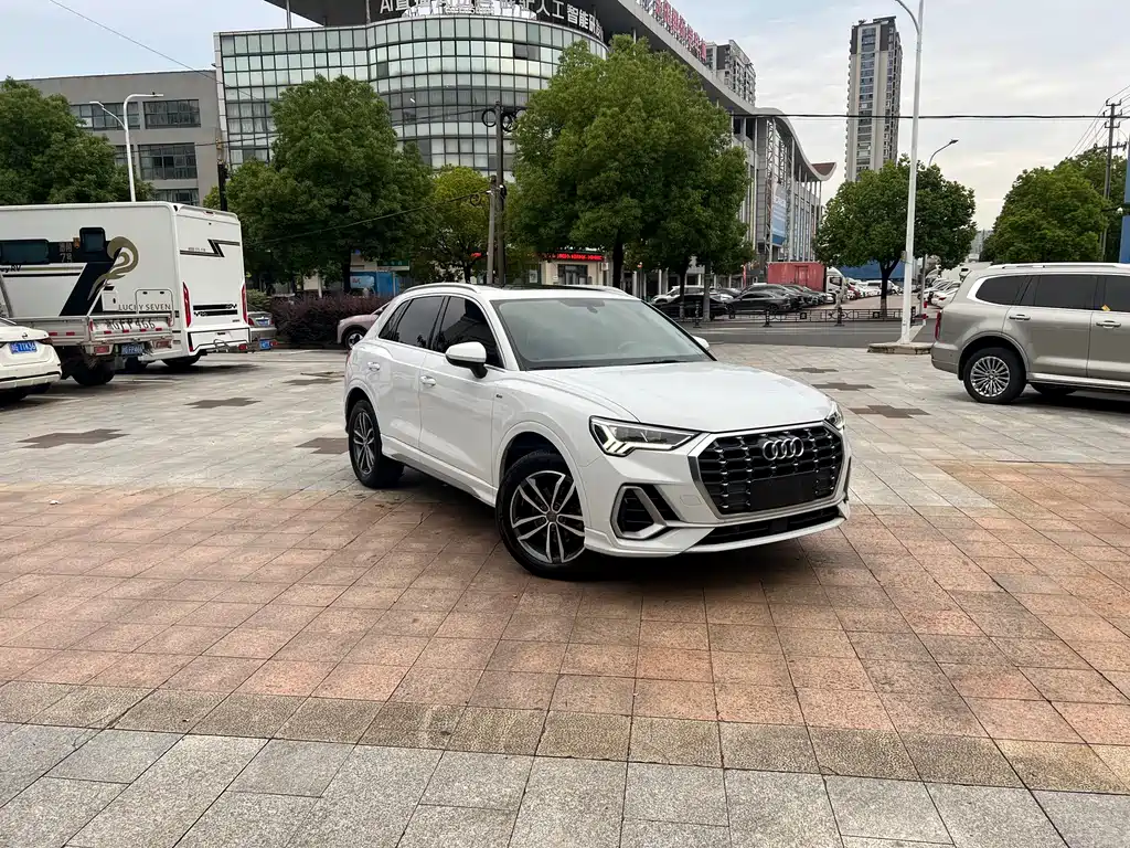 Audi Q3 2021 — фото 3