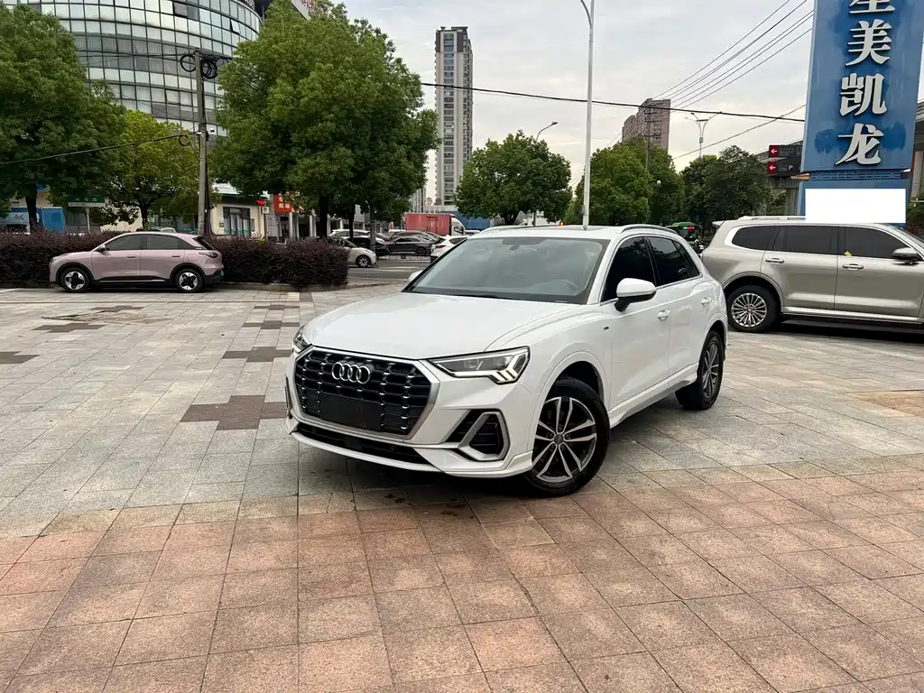 Audi Q3 2021