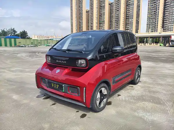 Baojun E300 2020