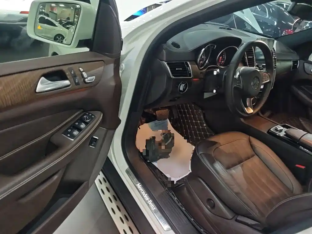 Mercedes-Benz GLE 2017 — фото 16