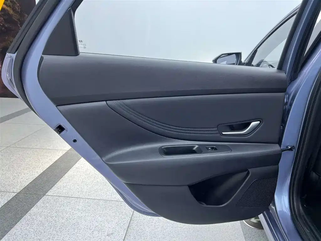 Hyundai Elantra 2024 — фото 16