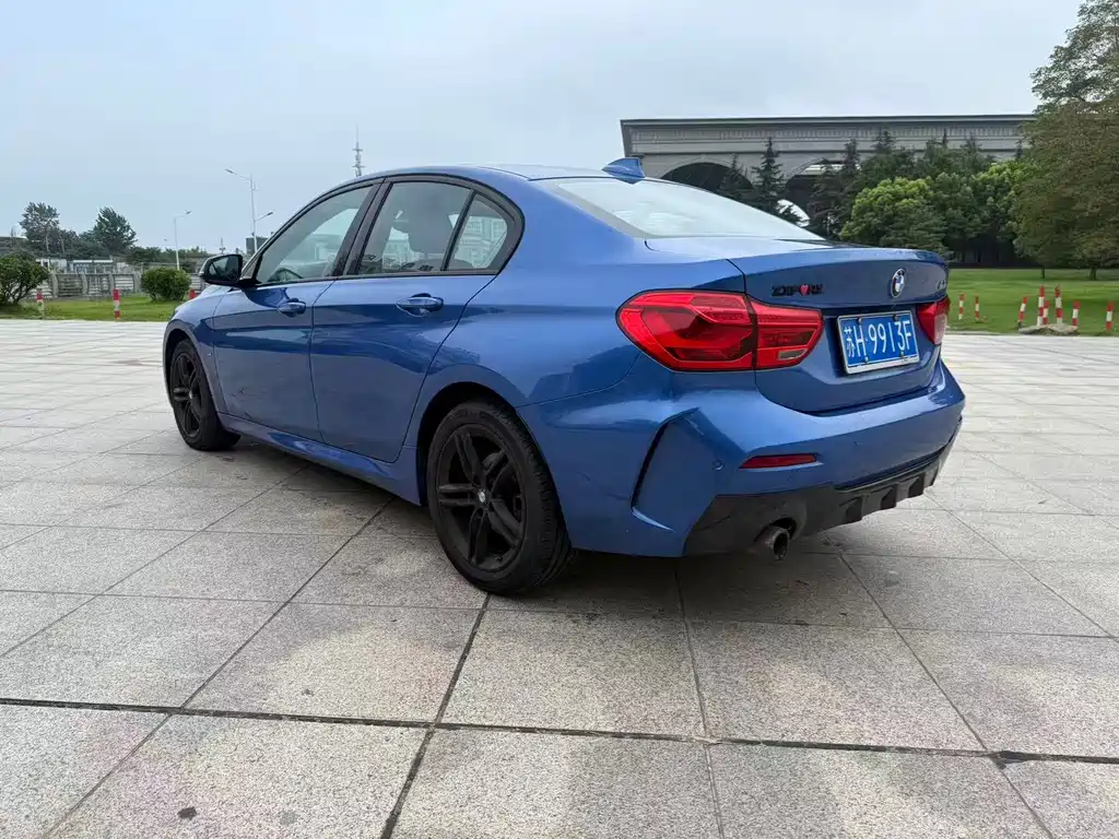 BMW 1 Series 2019 — фото 9