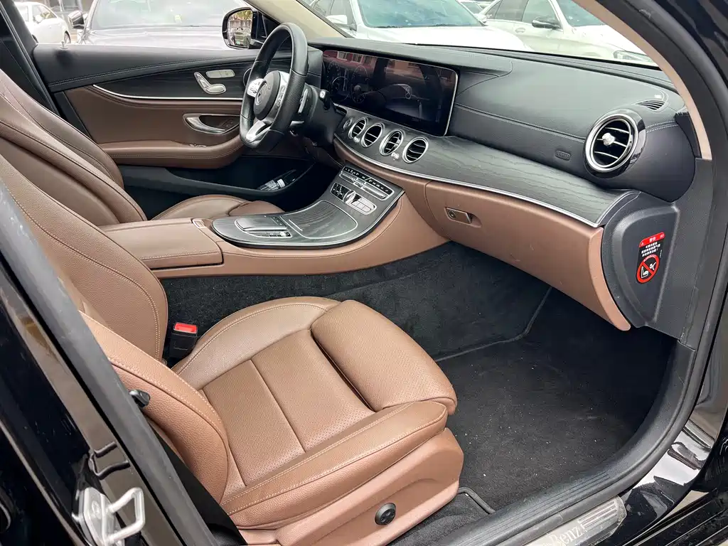 Mercedes-Benz E-Class 2020 — фото 13