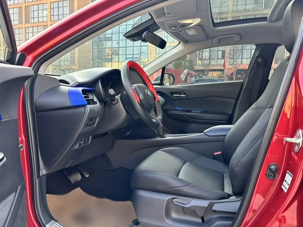 Toyota C-HR 2021 — фото 14