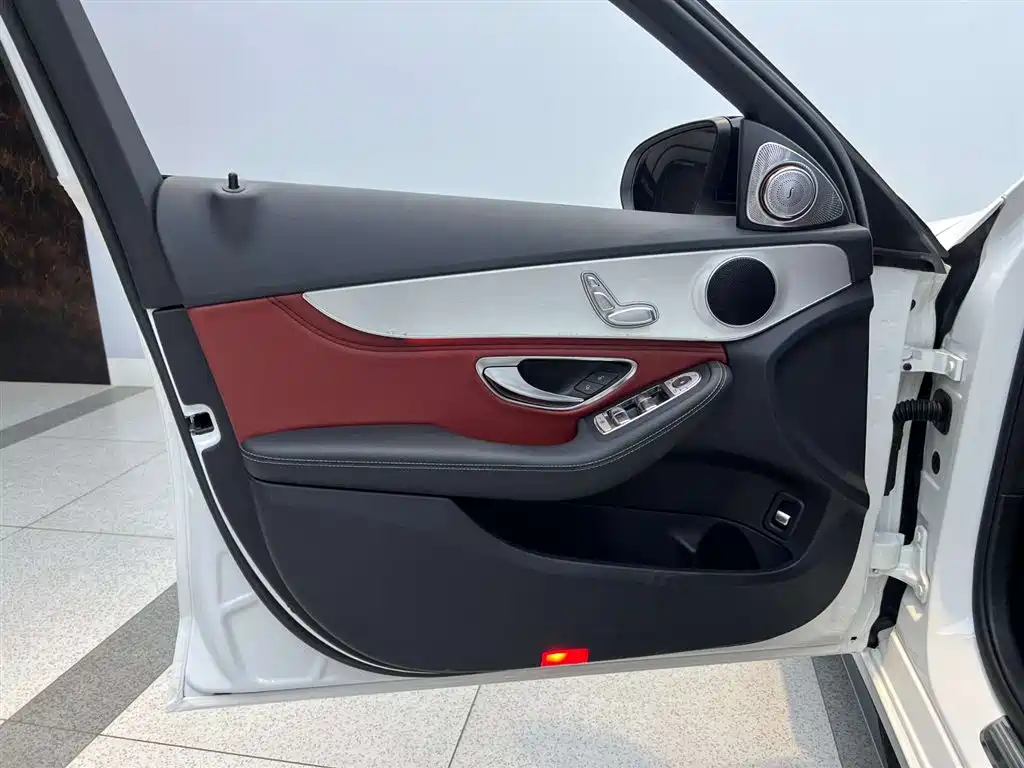 Mercedes-Benz C-Class 2019 — фото 29