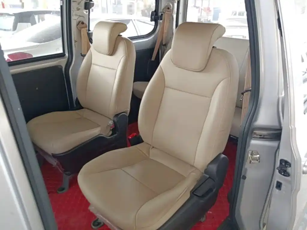 Wuling Hongguang V 2023 — фото 17