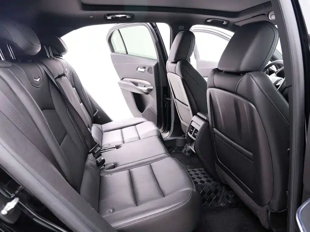 Cadillac XT4 2023 — фото 18