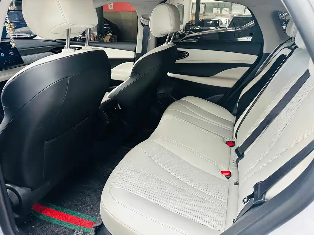 BYD Seal 05 DM-i 2025 — фото 6