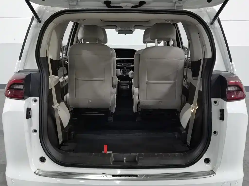 GAC Trumpchi M6 2019 — фото 16