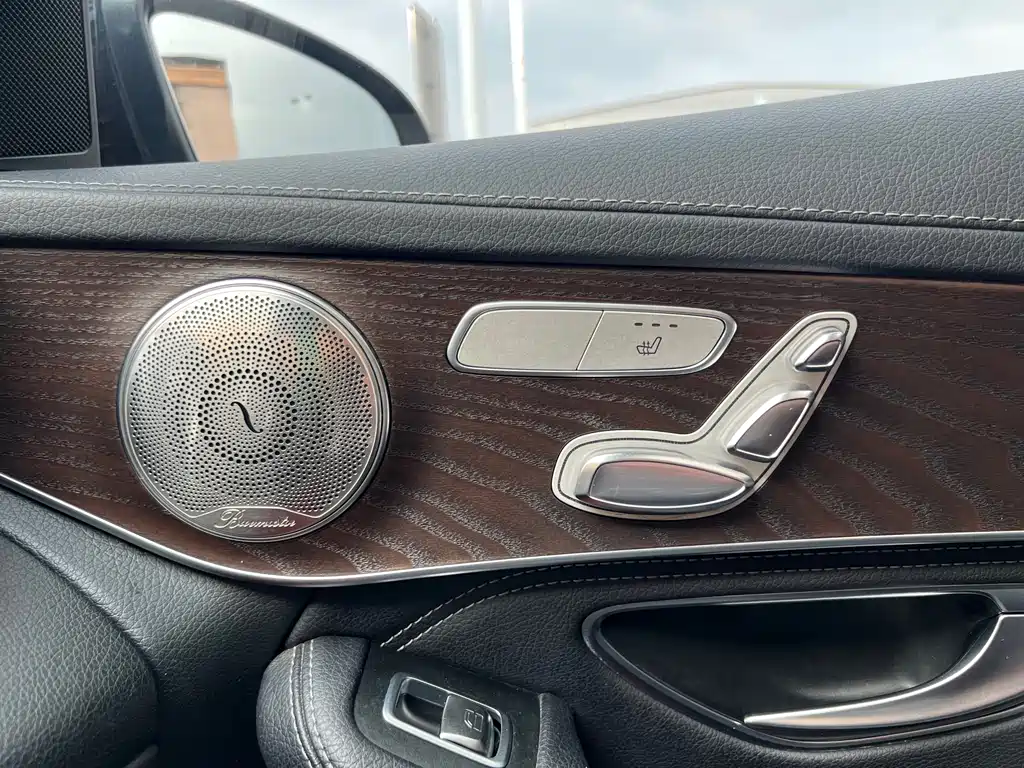 Mercedes-Benz GLC 2017 — фото 18