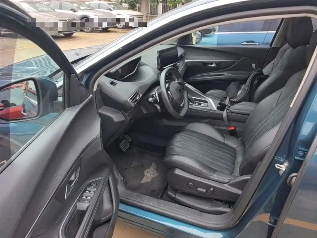 Peugeot 5008 2023 — фото 16