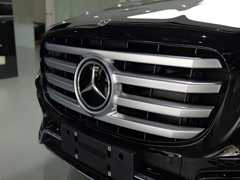 Mercedes-Benz GLS — фото 10