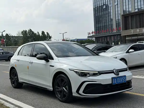 Volkswagen Golf 2023