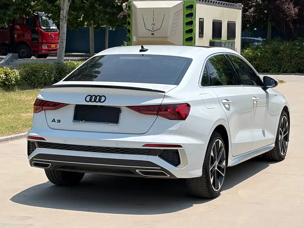 Audi A3 2023 — фото 14