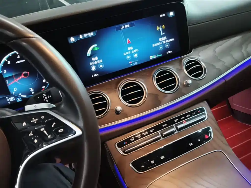 Mercedes-Benz E-Class 2022 — фото 13