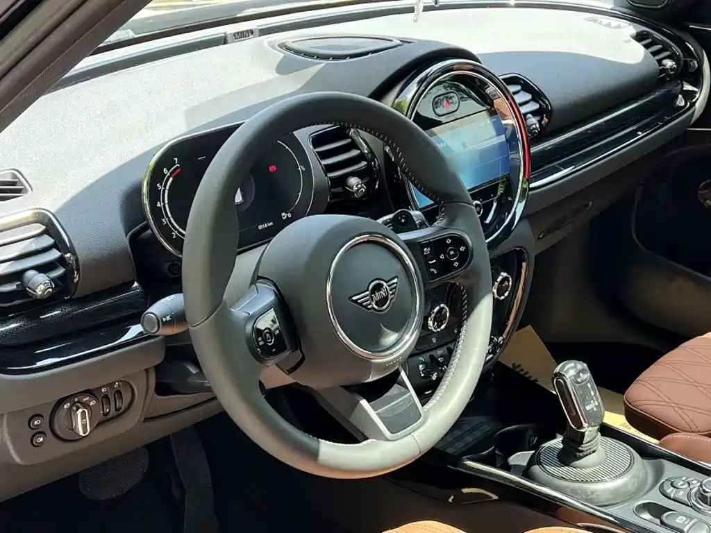 MINI Clubman 2024 — фото 16