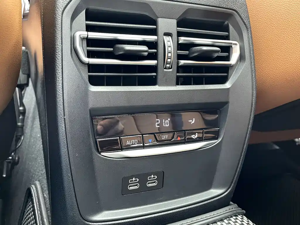 BMW 3 Series 2021 — фото 16