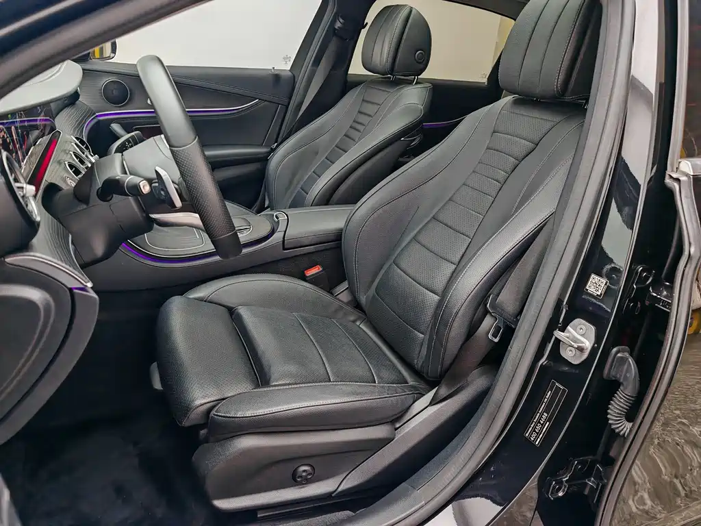 Mercedes-Benz E-Class 2020 — фото 15
