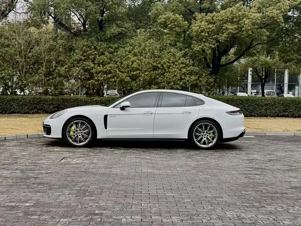 Porsche Panamera Hybrid 2022 — фото 2