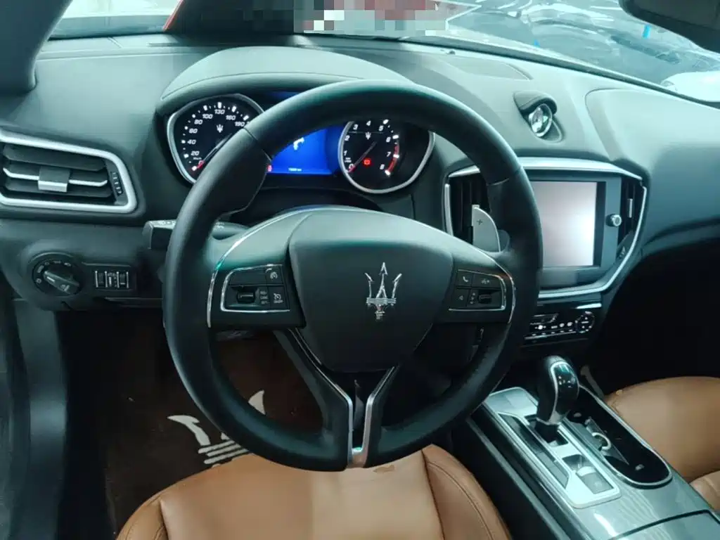 Maserati Ghibli 2015 — фото 11